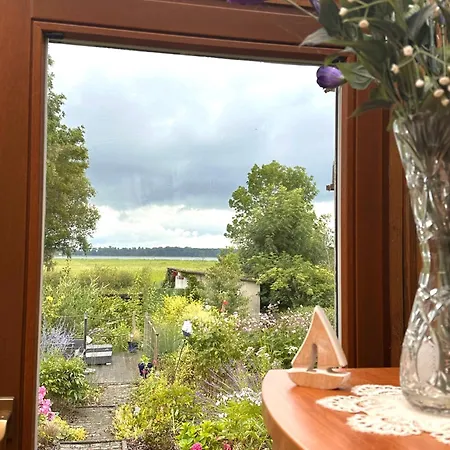 Mit Wasserblick Auf Der Insel Usedom *